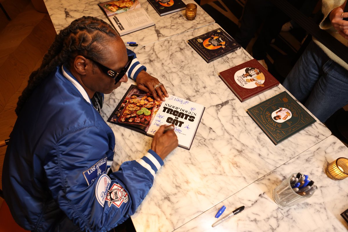 Snoop Dogg tweet media