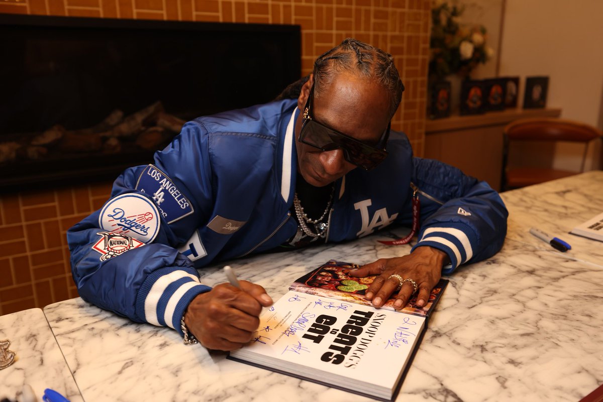 Snoop Dogg tweet media