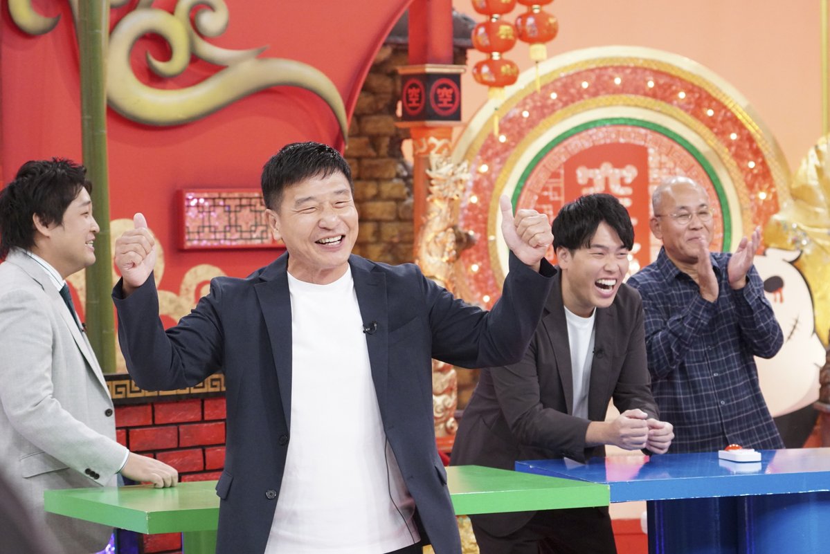 kantele's tweet image. きょう夕方5時は『#かまいたち の机上の空論城』🏯

「JRと私鉄をクイズにしたらめっちゃ盛り上がる！…ハズ第２弾【前編】」 🔥

#ダブルヒガシ の父親が参戦し
かまいなぎ vs 大東親子 vs 東親子でクイズ対決🥰

自由奔放な言動にかまいなぎも巻き込まれ大混乱⁉️

#山内健司 #濱家隆一 #渋谷凪咲