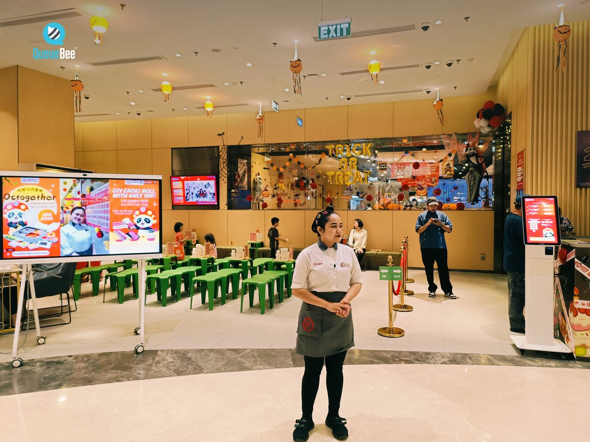 Im_QueueBee's tweet image. QueueBee Solution has now officially landed at Haidilao Hotpot, Indonesia!🍜🍢

We are proud to enhance customer convenience and comfort at all times!💯

#Queuebee #Queuebeesolution #Queuesystem #Virtualqueue #Digitalsignage #Notification #Haidilao #Indonesia