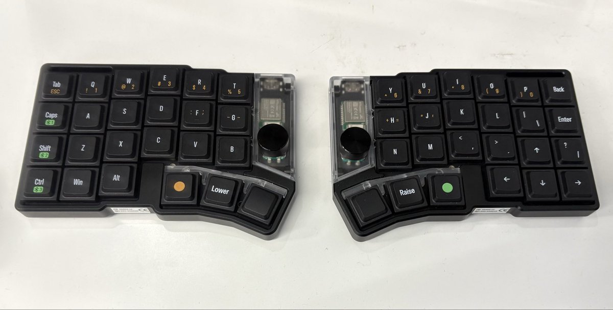 jijijizizizi222's tweet photo. 次の協力企業様の合間にキーボードの聖地巡礼
実物に触れたよ
素敵でした
cornix lp早く届いておくれ
#cornix_LP https://t.co/GL9lgSmojM