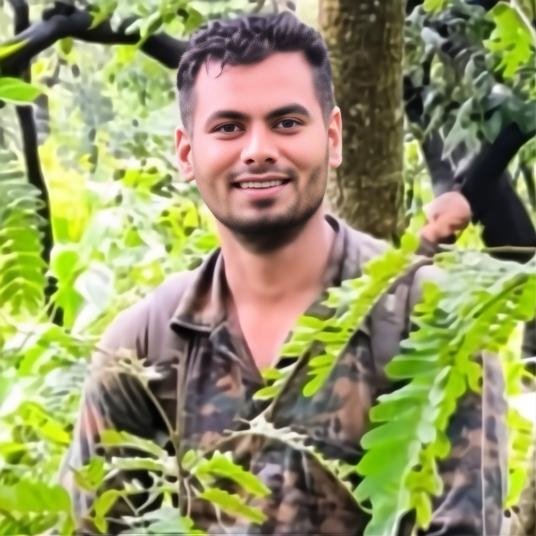 venom1s's tweet image. Meet Ashish Sharma

- 29 years old
- Police Inspector, MP
- Won two gallantry awards for the encounter of Naxalites
- His marriage was fixed in January
- Sadly, he got martyred in a Naxal encounter

Men are brave

Om Shanti to this great man.