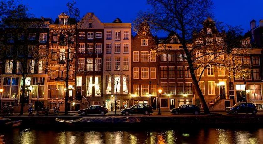 euro_tour's tweet image. ❤泊まってみたい『🇳🇱オランダの #高級ホテル✨』
➡euro-tour.co.jp/luxury-hotel/n…
アムステルダム「アンバサダー・ホテル」　運河沿いの、有名な10軒の邸宅を利用した人気の４つ星ホテル。豊富な芸術作品、ユニークな豪華な内装の客室を提供しています♪ #アムステルダム #Amsterdam #AmbassadeHotel