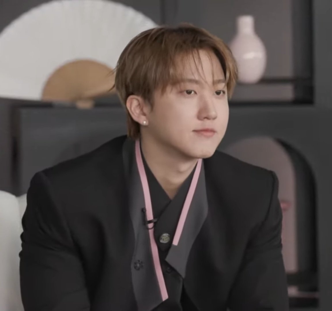 he's so pretty 🩷

STRAY KIDS DO IT IS DIVINE 
#StrayKids_DO_IT_OutNow
<a href="/Stray_Kids/">Stray Kids</a>