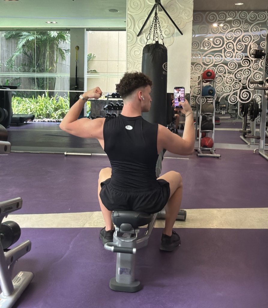 jonasri0's tweet photo. @vctmota Nice bicep https://t.co/tHpcTxtABY