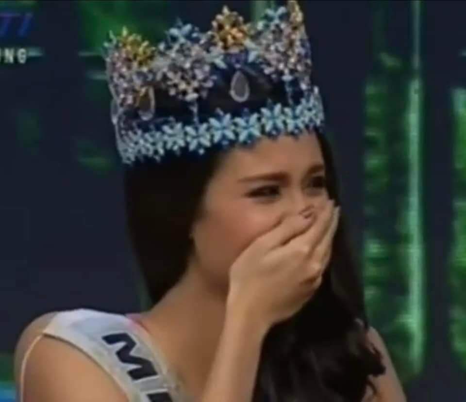 axxaxxpxx's tweet image. Mexicook 😂 #MissUniverse2025