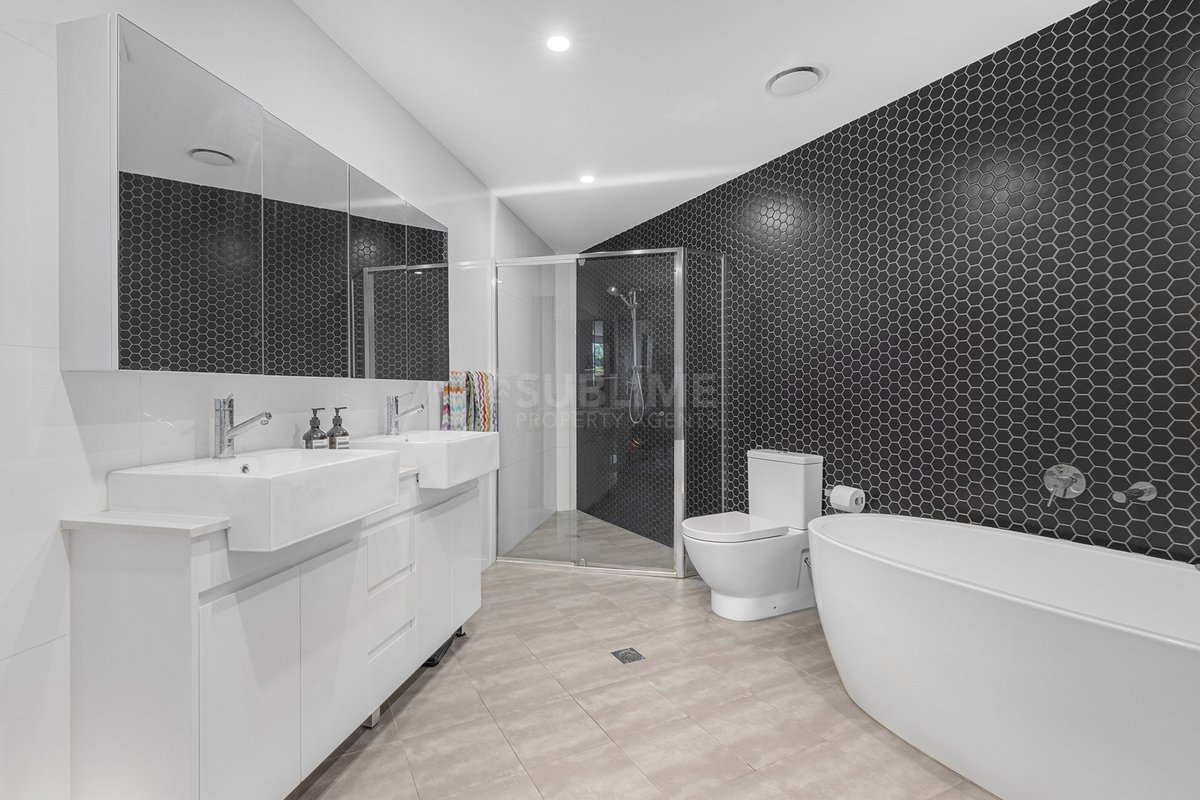 Nick__Politis's tweet photo. Check out  215/20 McGill St Lewisham. 1 bed 1bath.
A quality 1 bedroom apartment in a low rise architect-designed building with off-st parking options in a great location close to amenities.
View: Sat &amp; Wed 11-11:30am 
For Sale: $600,000-$640,000
Contact: Nick Politis 0417348022 https://t.co/GpM3NA2nhI