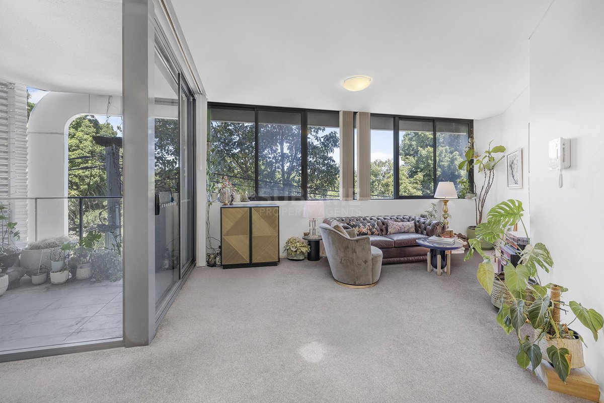Nick__Politis's tweet photo. Check out  215/20 McGill St Lewisham. 1 bed 1bath.
A quality 1 bedroom apartment in a low rise architect-designed building with off-st parking options in a great location close to amenities.
View: Sat &amp; Wed 11-11:30am 
For Sale: $600,000-$640,000
Contact: Nick Politis 0417348022 https://t.co/GpM3NA2nhI