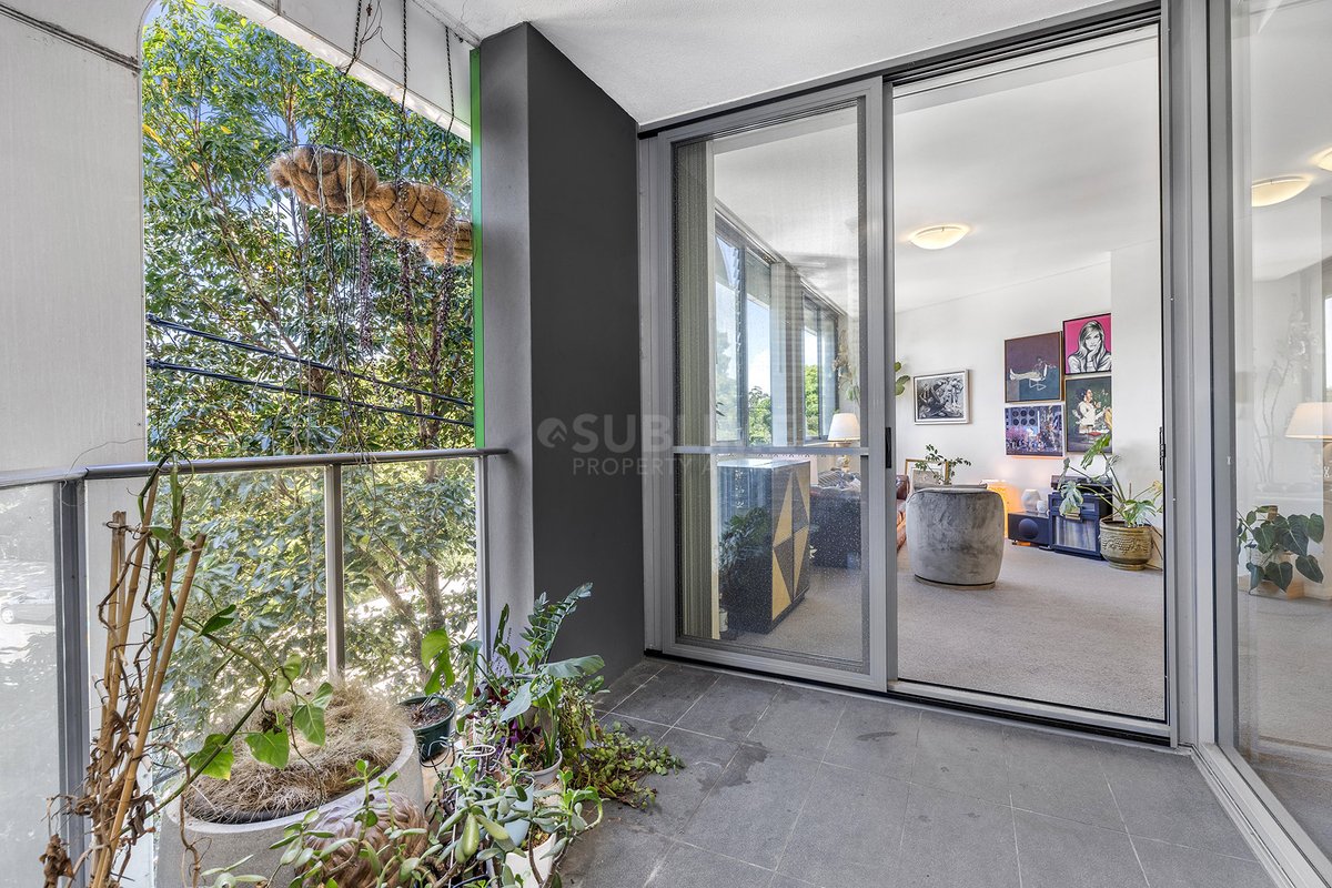 Nick__Politis's tweet photo. Check out  215/20 McGill St Lewisham. 1 bed 1bath.
A quality 1 bedroom apartment in a low rise architect-designed building with off-st parking options in a great location close to amenities.
View: Sat &amp; Wed 11-11:30am 
For Sale: $600,000-$640,000
Contact: Nick Politis 0417348022 https://t.co/GpM3NA2nhI