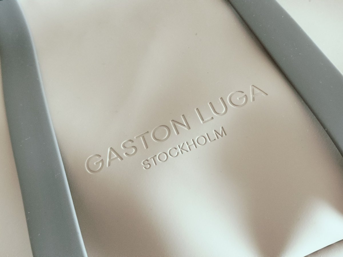 cecilia_n_n_'s tweet photo. ガストンルーガ(@gastonluga_jp)様よりご提供頂いたSpläsh2.0 - 13"が使いやすいです!(*^^*)
160cmの私にはちょうど良く、
170cm超の息子には1つ大きいサイズ(Spläsh 2.0 - 16")も良いかも?
完全防水なので、通勤通学にピッタリです!セール情報↓
#glbf25 #GastonLuga #ガストンルーガ #PR https://t.co/XFys17PR8I