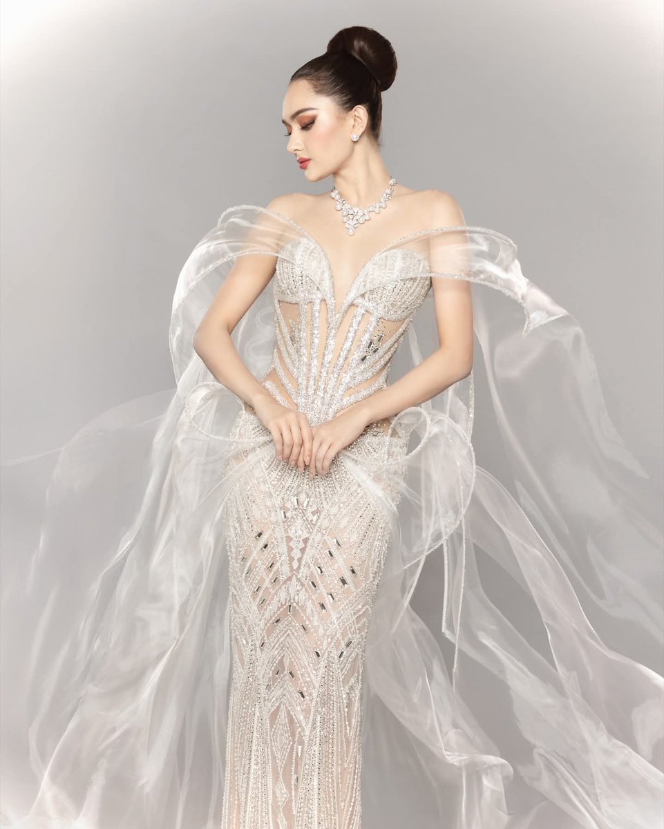 thenamecannotb's tweet image. I just hope na bigyan natin ng grand homecoming si #AhtisaManalo. She really fought for us. Let&apos;s give her the welcome treatment as if she won the crown. Cause we all know that she should have been #MissUniverse2025