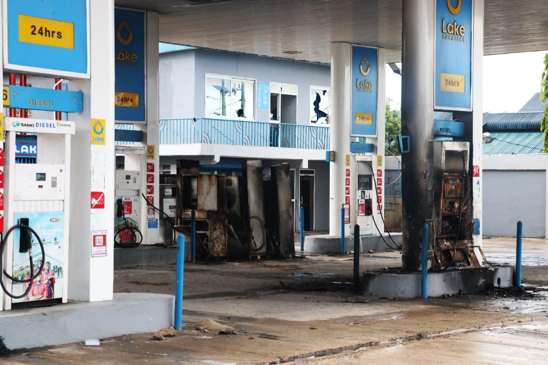 phabbyhub's tweet image. Tanzania’s future relies on stability, dialogue, and the rule of law. Looting, arson, and attacks have no place in responsible civic action. We must defend truthful reporting and reject misinformation that fuels unrest. #ViolenceIsNotProtest