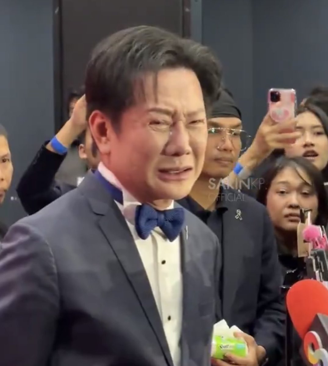 albornoz_mx's tweet image. WATAFAHAPENNING DON UNDERSTAND