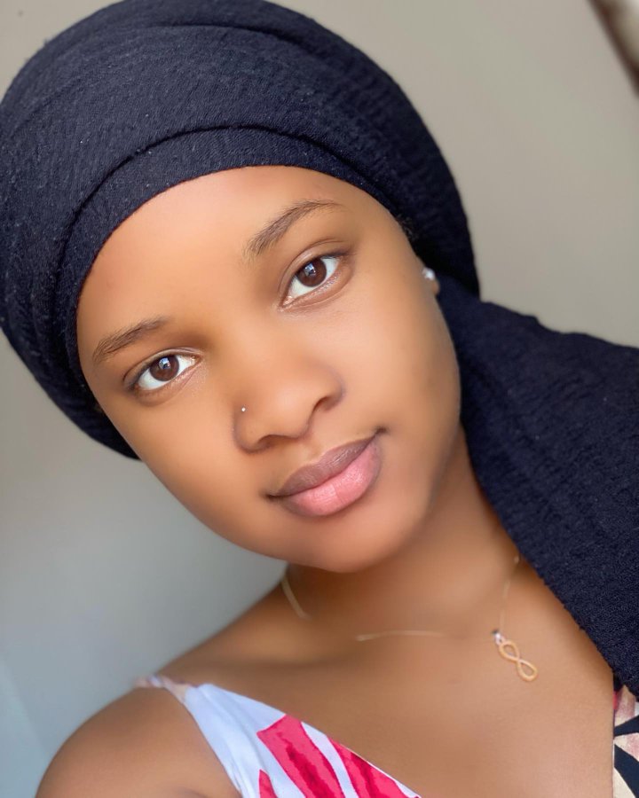 Sajjidah_'s tweet image. Who will be my first Twitter boyfriend? 😩🖤❤️💧