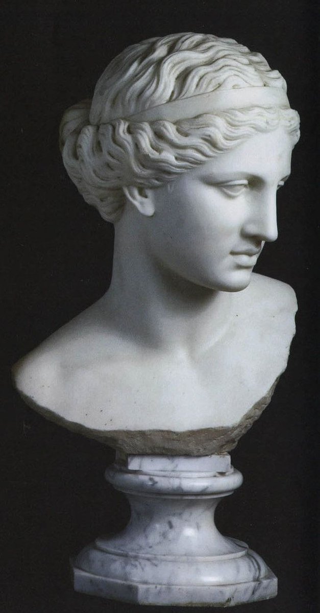 Deeply thinking about the idea of making small busts of Arcane characters in the style of Greek/Roman busts with imitation marble, such as in the photo
I think very strongly...