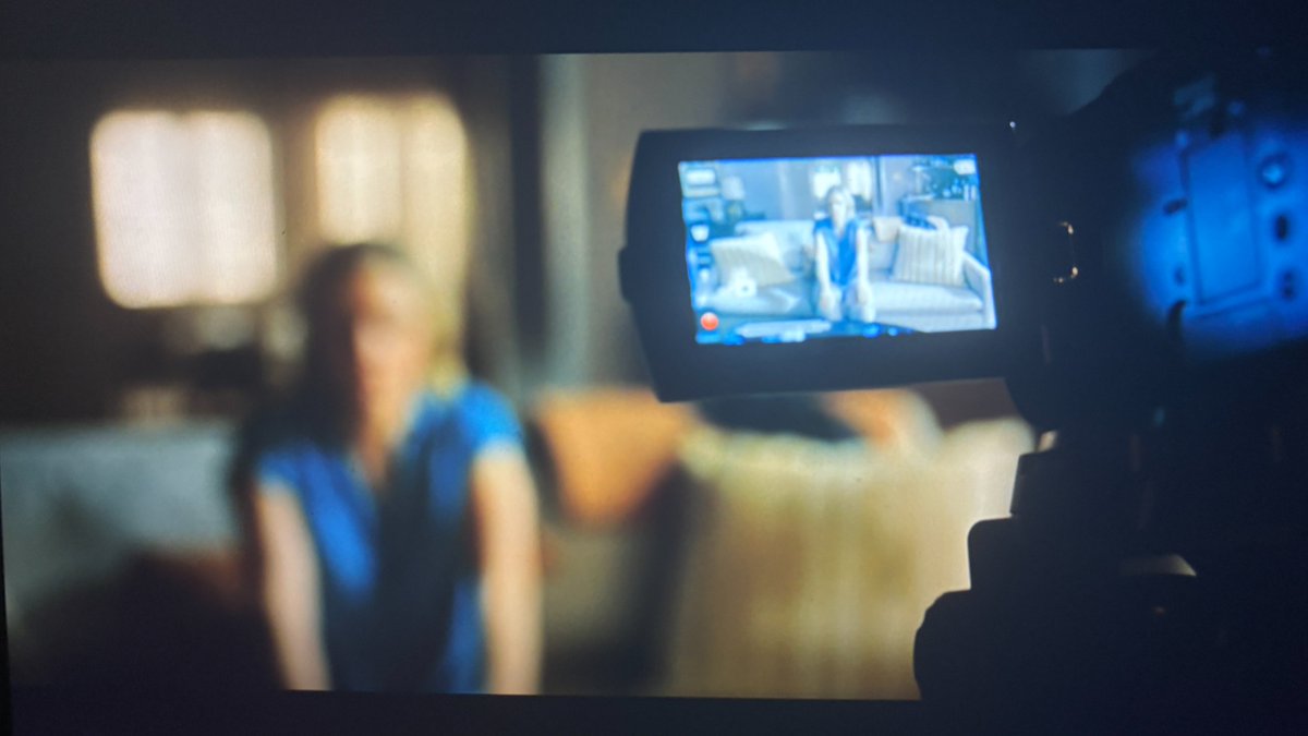 hannahnadcoh's tweet image. apple tv protagonists and their little camcorders!!!! #pluribus #severance