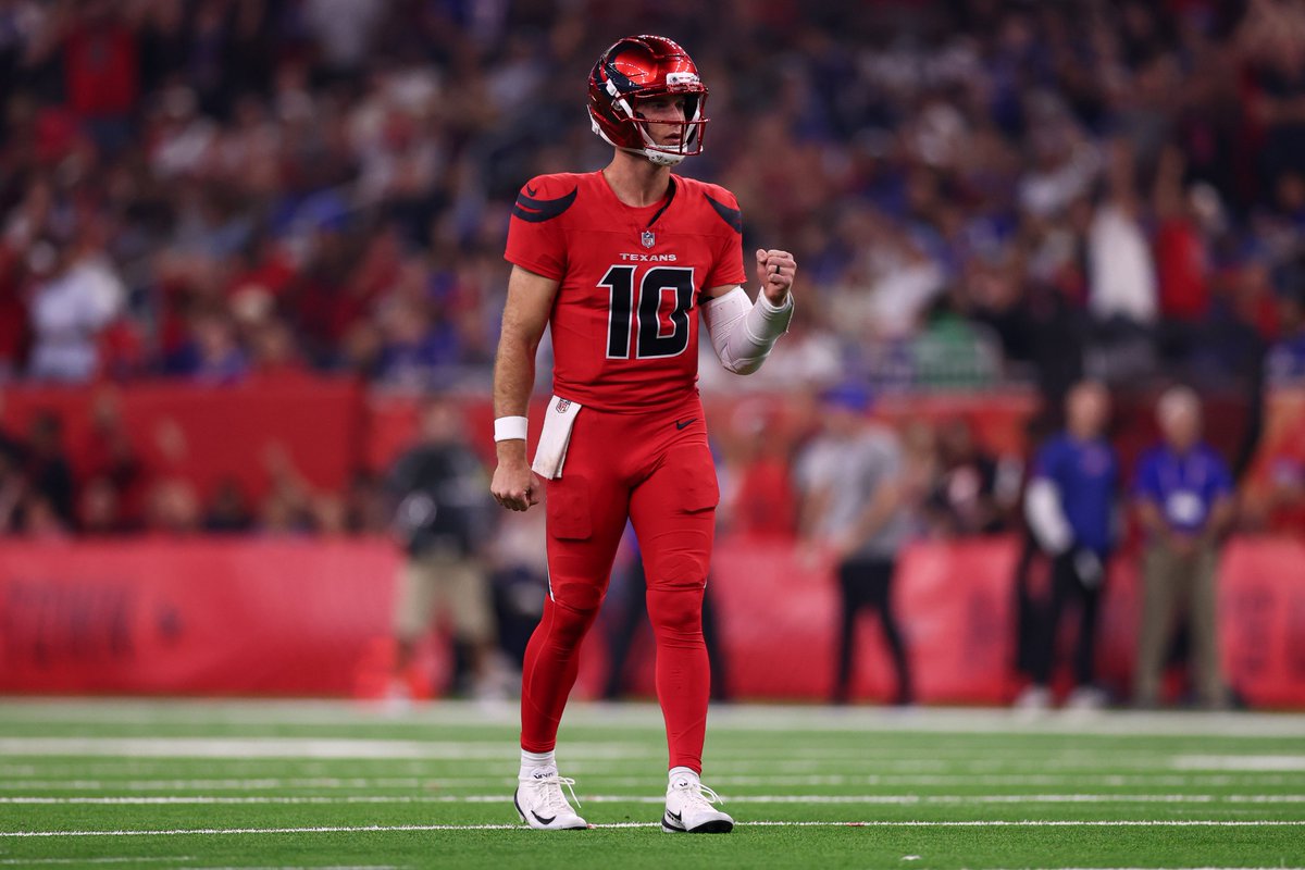 The Texans complete a 3-0 stretch with Davis Mills at QB 👏

BACK IN IT! 