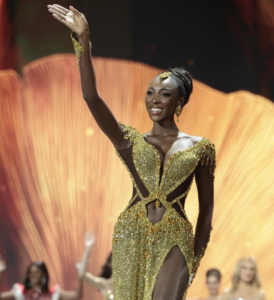 Que el Miss universo avisé si cada 5 años le van a regalar una corona a México para saltarnos esa edición 🥱 creo que todos teníamos claro quien fue la verdadera reina de la noche 
#MissUniverse #MissMexico #missuniversemexico2025 #Telemundo