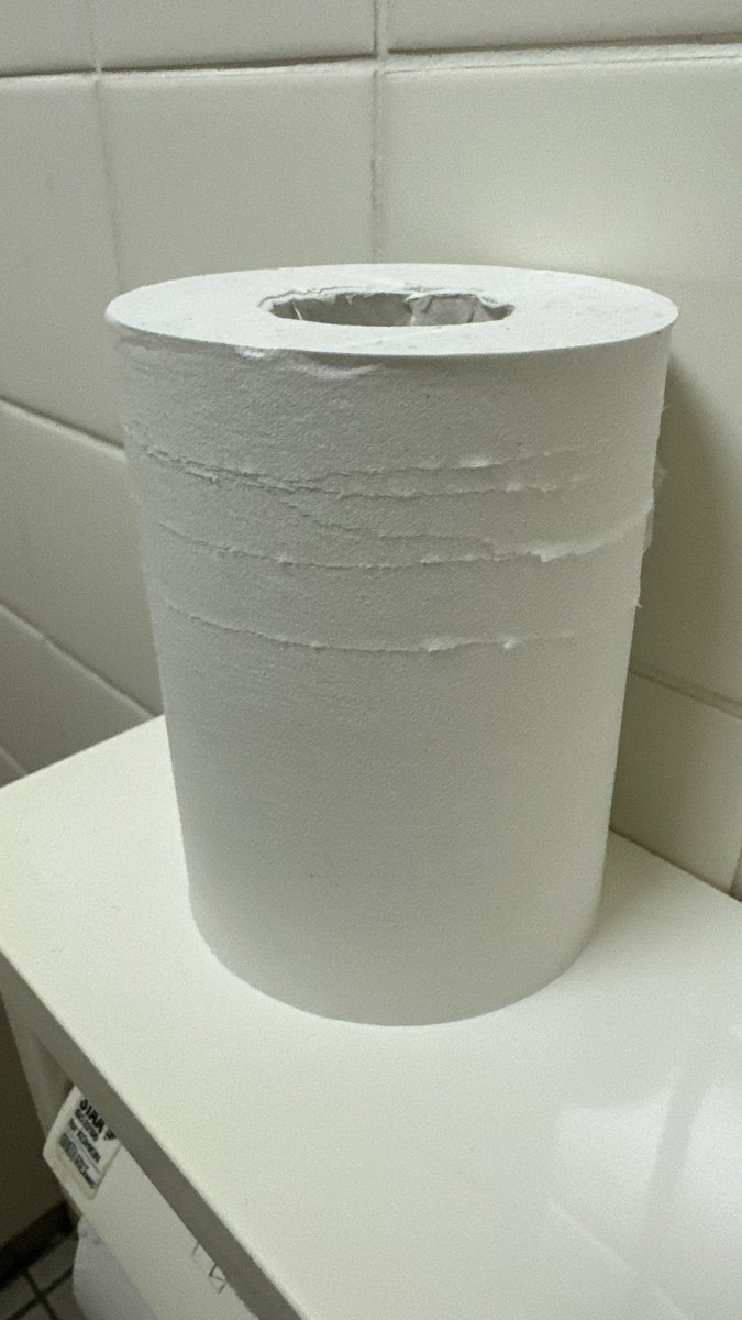 職場のトイレで発見。許せない。