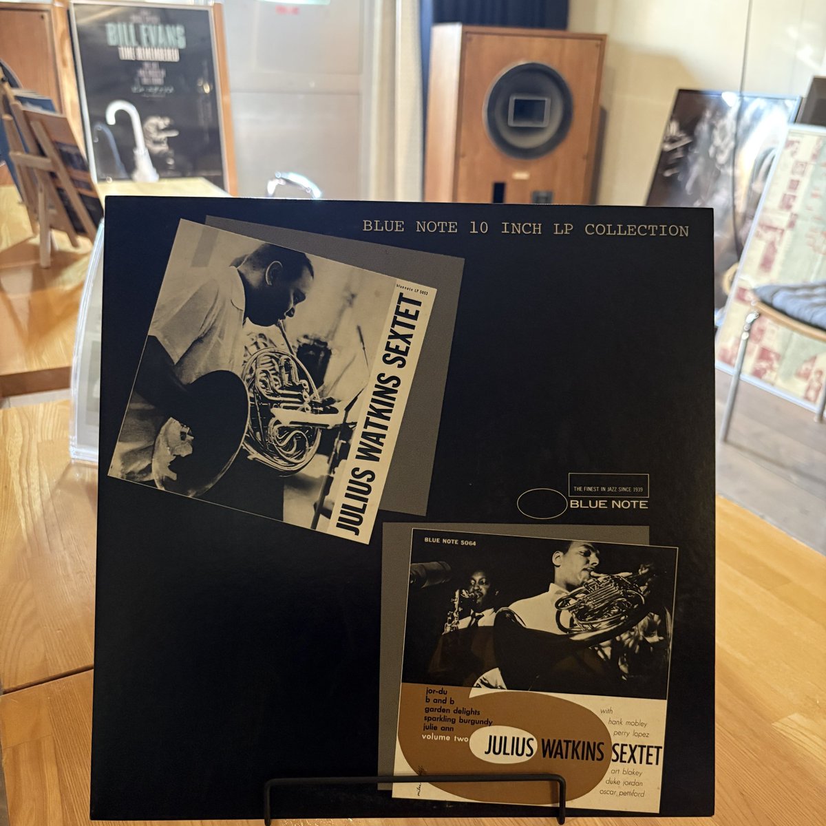 cafemusica2024's tweet image. 20251121 昼休みに学校の音楽室のYAMAHA1000Mから爆音でジャズを聴いていた（アホな）自分でした。#juliuswatkins #hankmobley #dukejordan 
#ジャズ喫茶 #jazzkissa #jazzcafe #altec #straightaheadjazz #bossanova #sambajazz #太田市 #桐生市 #足利市 #伊勢崎市 #館林市 #熊谷市 #群馬 #CAFEMUSICA