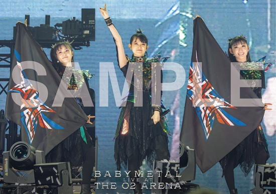 TOWER_Jrock's tweet image. 【#BABYMETAL】

LIVE Blu-ray&amp;amp;DVD『BABYMETAL - LIVE AT THE O2 ARENA』12月19日発売🤘

🎁タワレコ先着特典：缶マグネット
🎁購入先着特典：ライブ写真 A3ポスター

🔥オンライン期間限定🔥
全品ポイント20％還元開催
限定盤は「1,800円分」付与🉐

🔻
tower.jp/article/featur…

#METALFORTH #THEO2