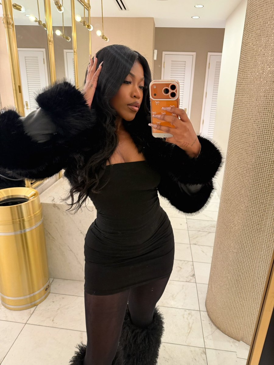 DomtheProb's tweet image. built like figure eight