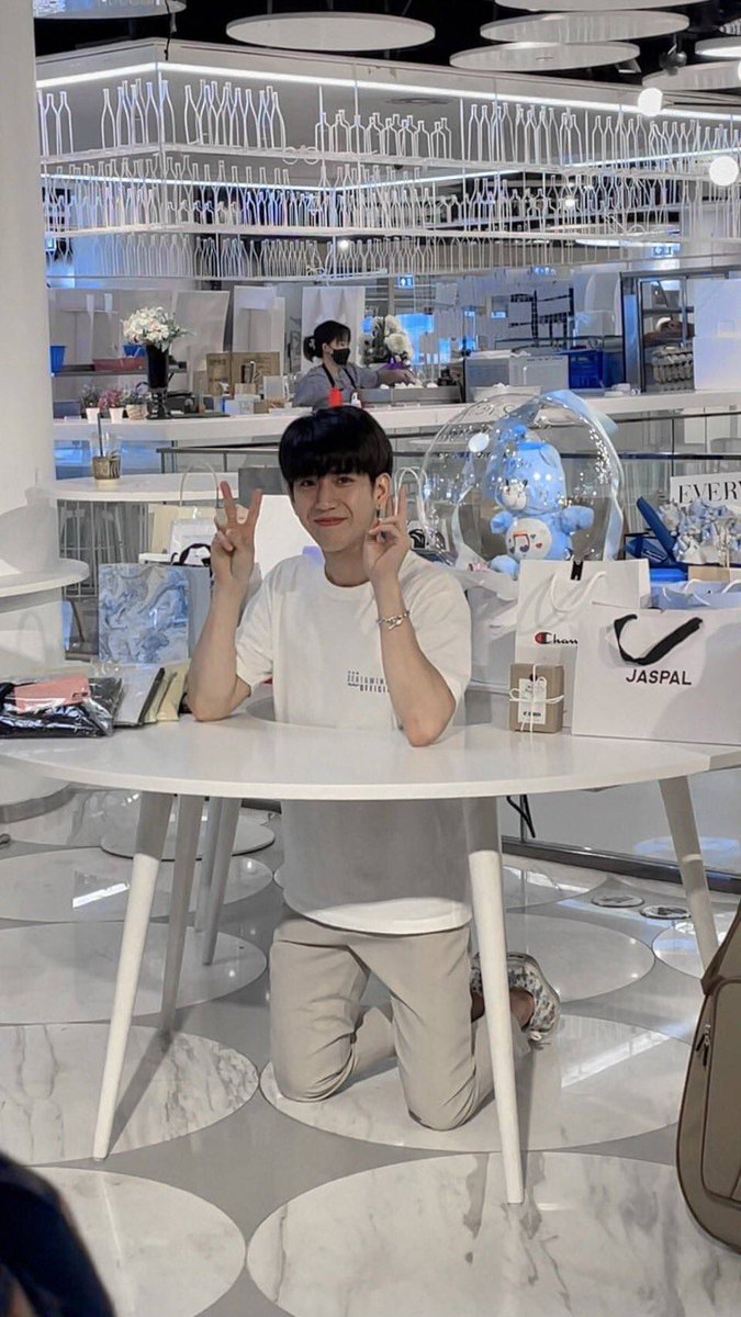 _backeahratik's tweet image. ตั้งแต่น้องลาสลากยาวมาจนตอนนี้คนอวยน้องซีฉ่ำจริง ฉ่ำหนักเป็นบางช่วง ไม่ว่าจะเป็นเรื่องความหล่อ ความน่ารัก ความแสนดี ความสามารถ นุเก่งไปหมดเลยอะ แม่ออนไลน์คนนี้โคดชื่นใจ จะลอยขึ้นสวรรค์ละ อยากได้นซเป็นลูกจริงๆ 😭

#sea_tawinan ꪔ̤̮