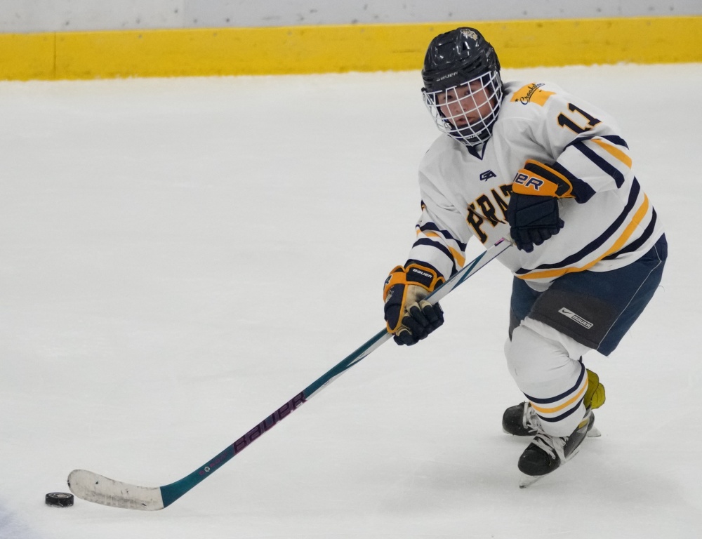 KROXRADIO's tweet image. The #8-ranked and defending Section 8AA champion Moorhead Spuds were impressive as they beat the Crookston Pirates on Thursday evening. For the story, scoring, saves, pictures, and Coach Reed Olson&apos;s comments, click below.
kroxam.com/crookston-pira…