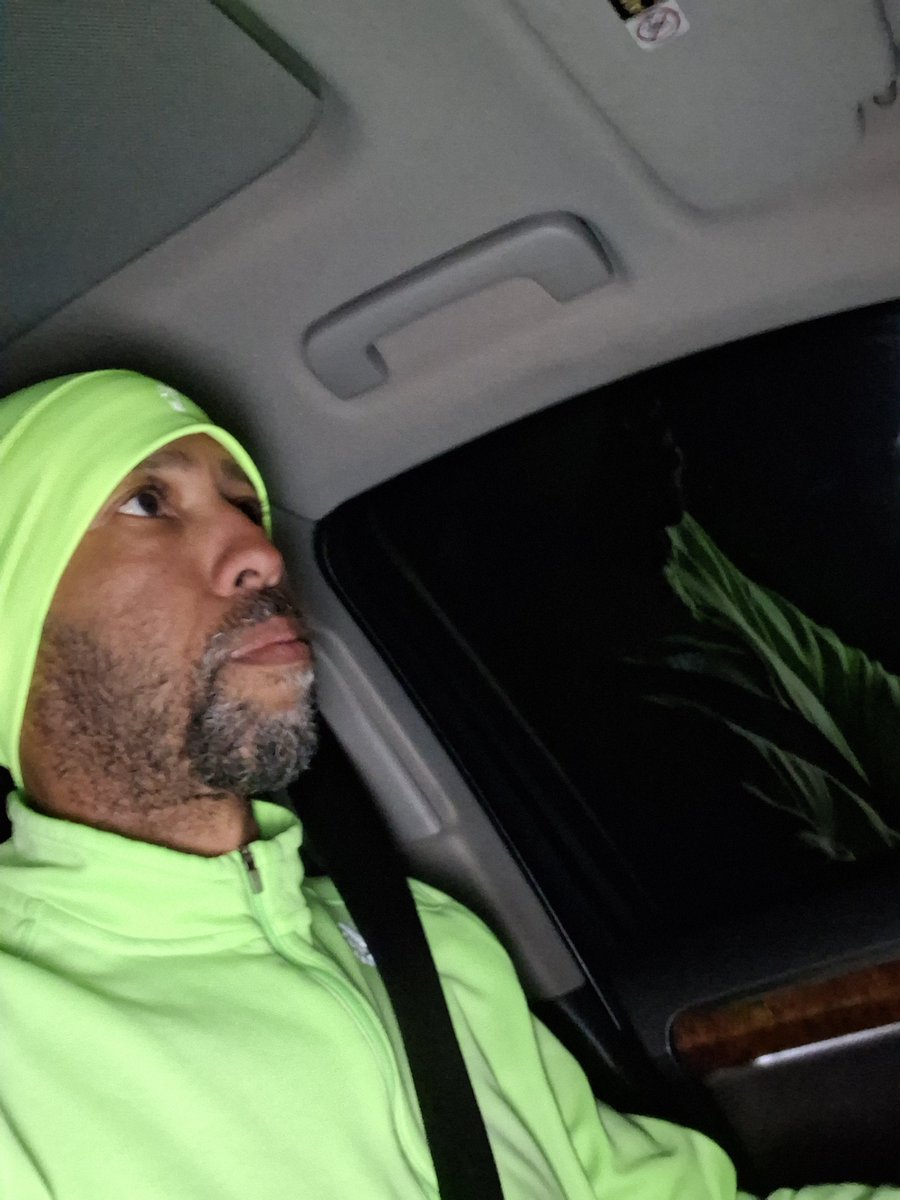 Did the most tempo reps over 100m I've ever done in my masters career. 3x4x150m yesterday at practice. Thankfully the half miler in me came through but I definitely contemplated my life choices on the ride home....smh.