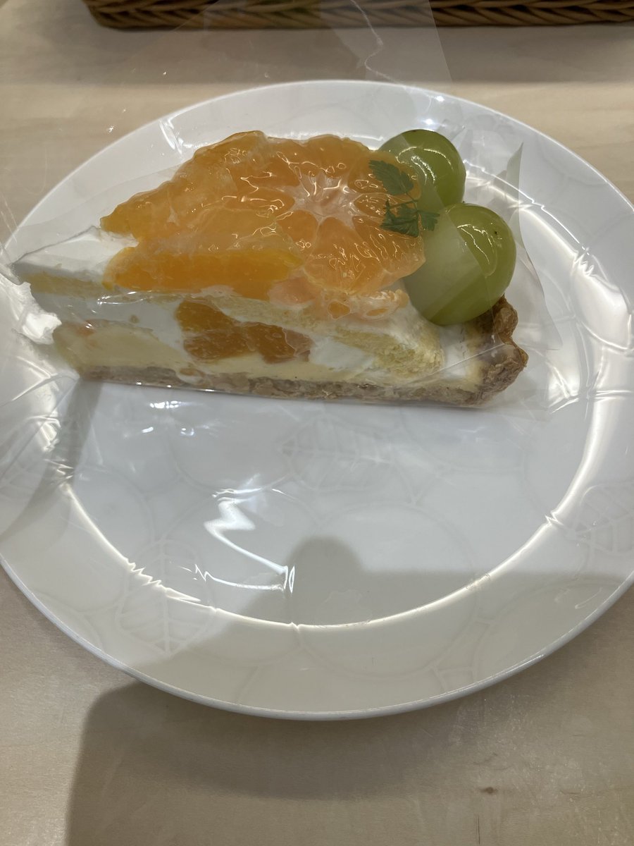 __y_u_c_h_'s tweet image. 念願のケーキです🫶
1年しか経ってないのに肥えてましたね🤣
頑張りまーす笑