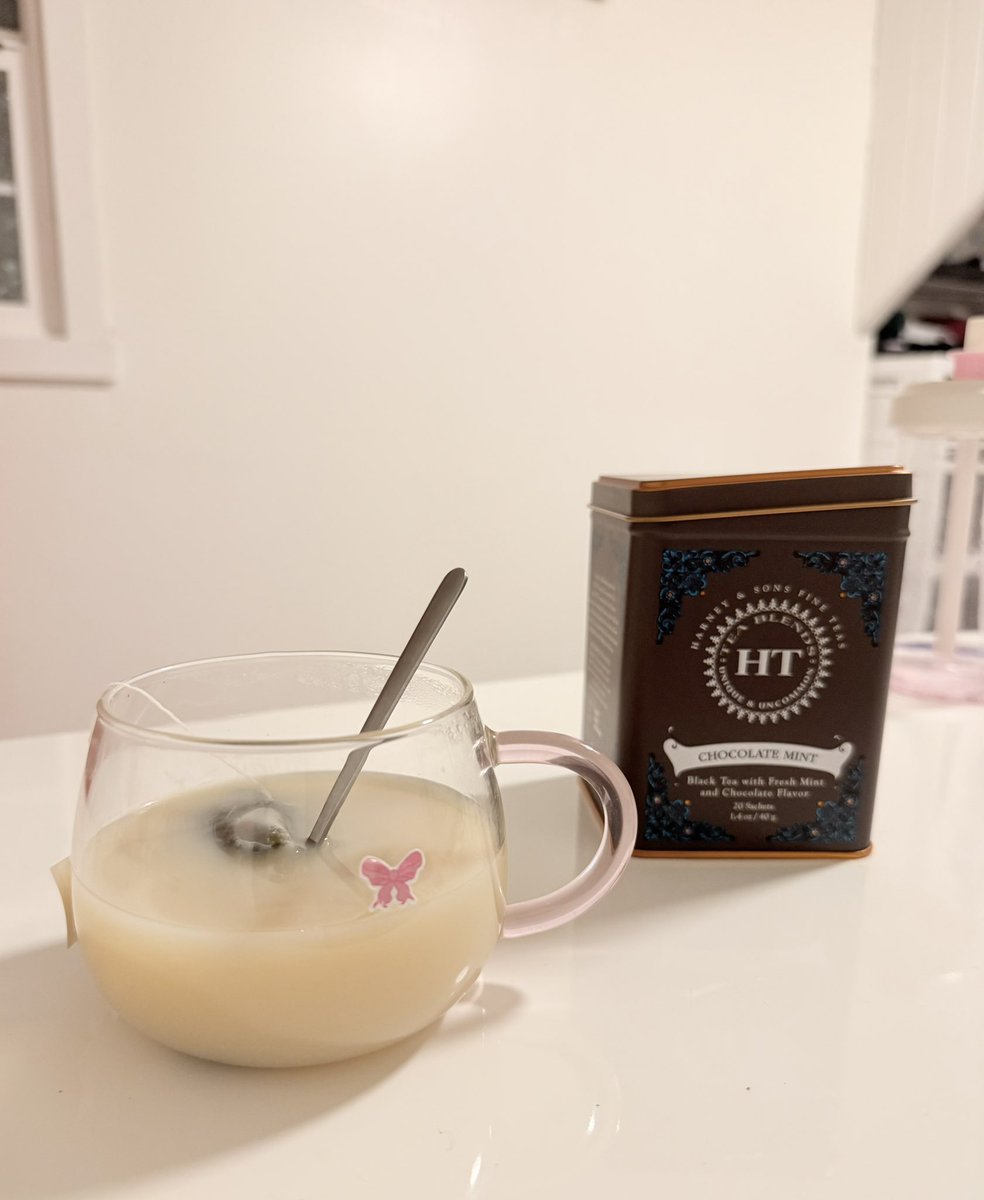 ryunasdiary's tweet image. i bought new tea 𐔌՞. .՞𐦯

this flavor tastes rlly good with a splash of milk just like a hot cocoa