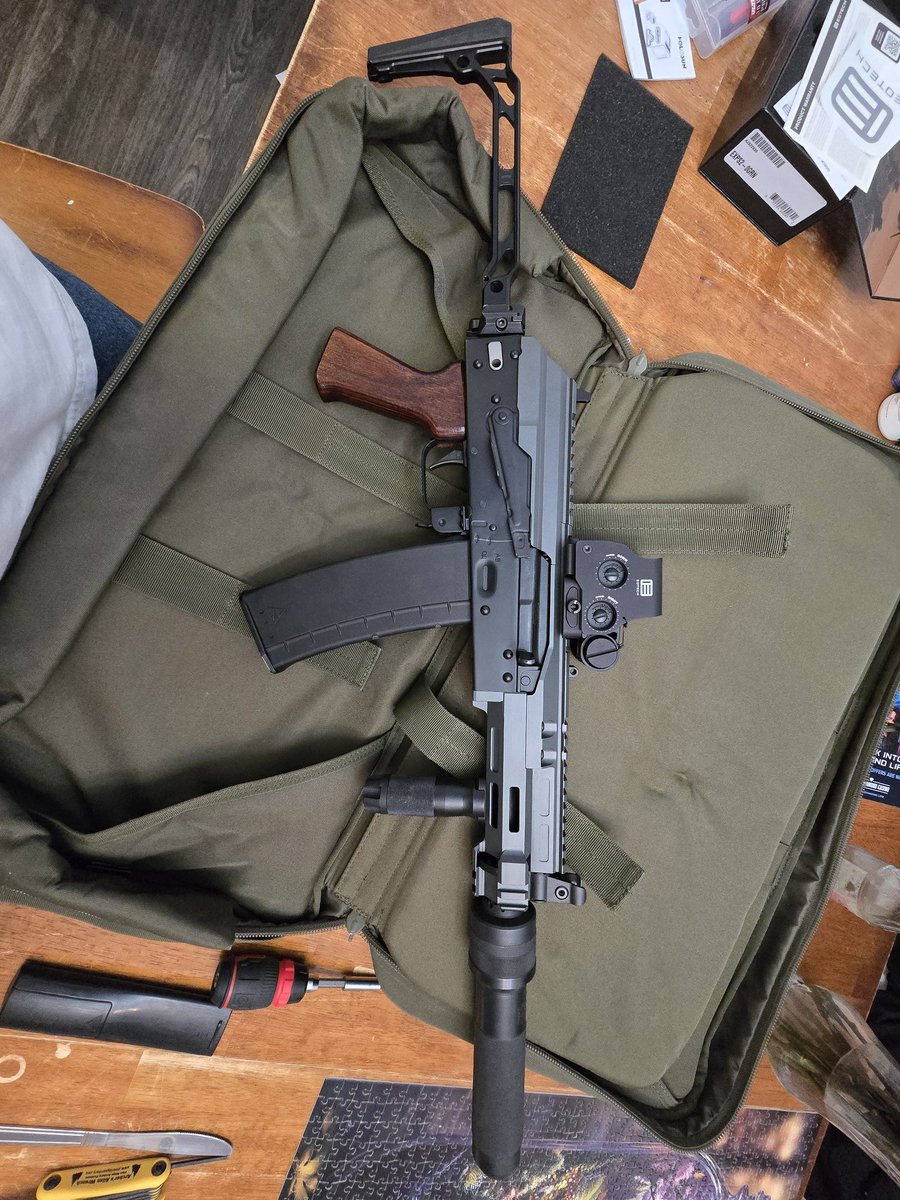 BLANK SPACE tweet media