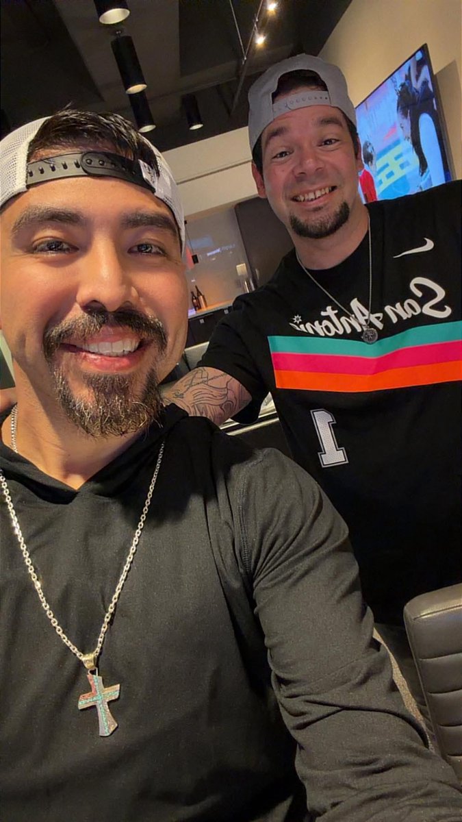 DowntownMalone3's tweet image. Met up with a hometown friend! #Thankful #gospursgo