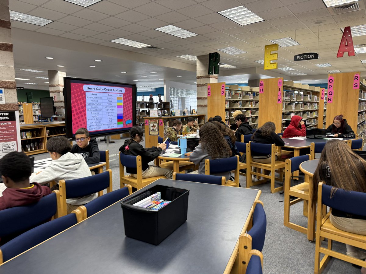 Mr. Munoz’s classes engaged in a Book Tasting and read the first two pages of new books with genres that matched their Book Personalities 📚 #TeamSISD #GameOn