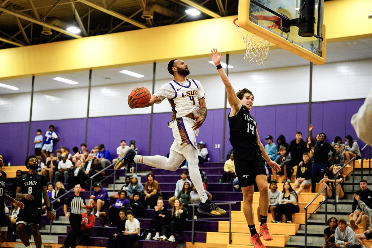 LSUSathletics's tweet photo. Chaos in The Dock: LSUS Takes Down TAMUT on Last-Second Heroics

Read here: https://t.co/JUH44rvEwR

#GeauxPilots #AnchorUp #AboveTheRim #TheRightWaytoPlay https://t.co/Xbf97spW1T