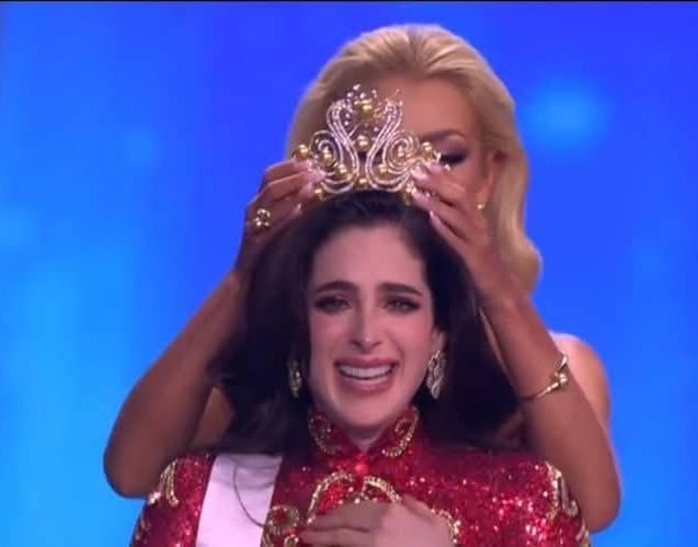 Maspodiomx's tweet photo. Fátima Bosch Fernández logra cuarta corona para México en Miss Universo 

https://t.co/KHniD8TXyY https://t.co/eftnJifM7q