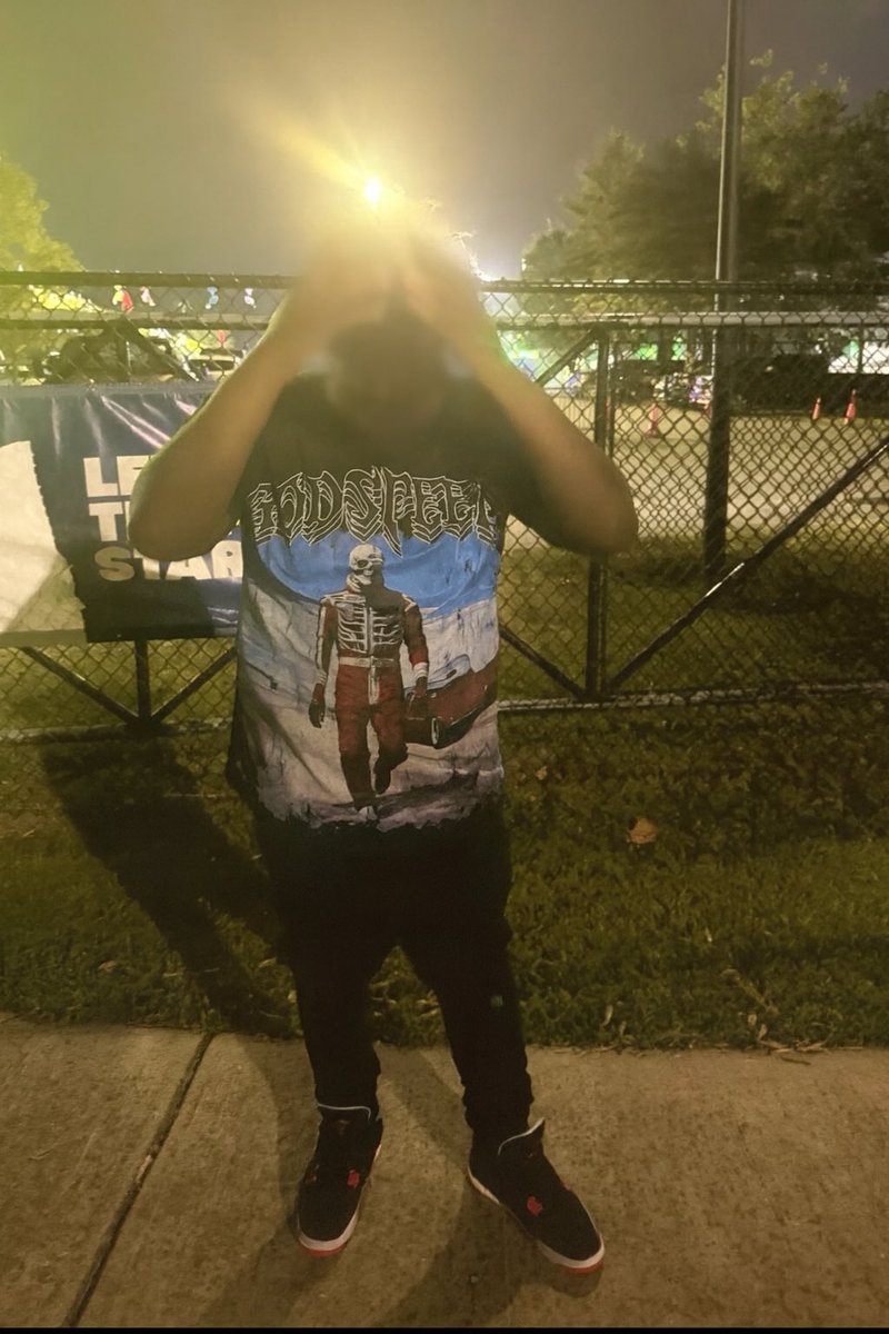 quan tweet media