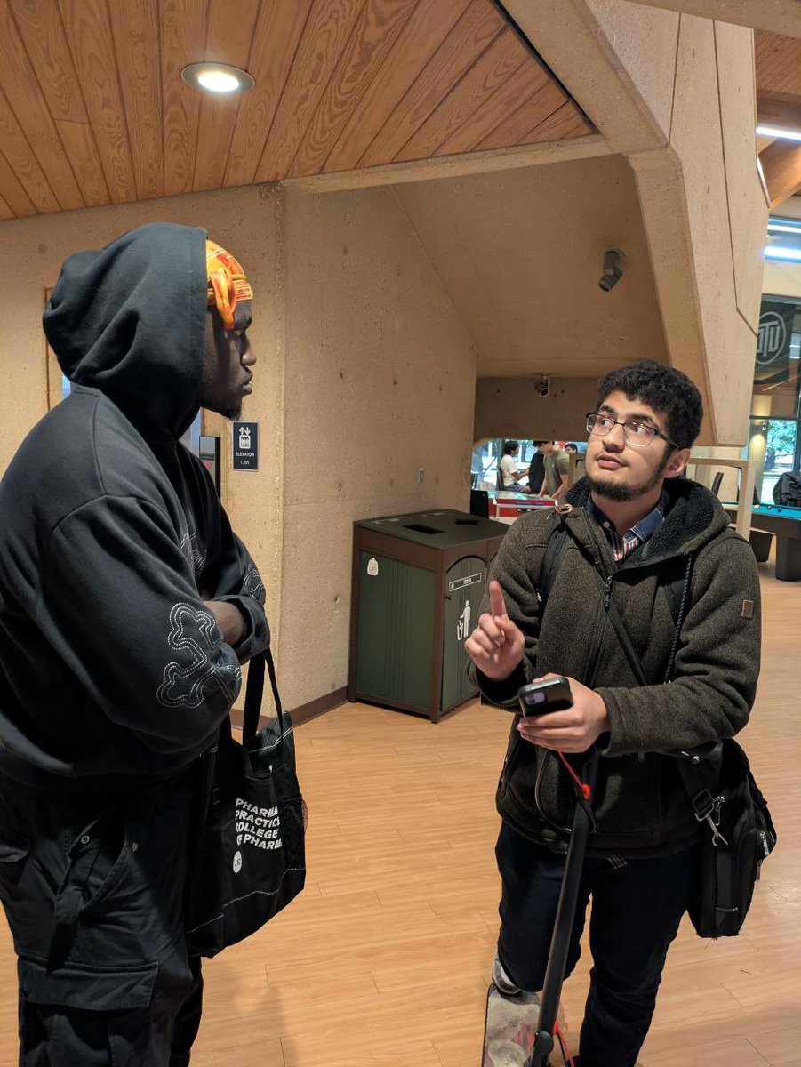 MKA_Dallas's tweet photo. We had another tabligh table at UTD! Our last table for the semester will be on 12/4, InshAllah we will be able to finish off this semester strong 🙏

- 3 Khuddam Volunteers ✅ 
- 10+ Conversations ✅ https://t.co/nfBEvyALGb