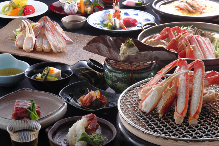 Kurobe_Unazuki's tweet image. 冬のトロッコ電車特別運行に温泉宿泊と地元体験（まち歩き、ジャンボスイカ🍉の桟俵編み、茶器陶芸のどれか1つ）がセットになったプランです。カニ🦀、ブリ🐟、雪見露天風呂♨もご一緒にお楽しみください。
⬇️詳細はこちらから
kurobe-unazuki.jp/tours/2025/11/…
＃黒部峡谷 ＃宇奈月温泉