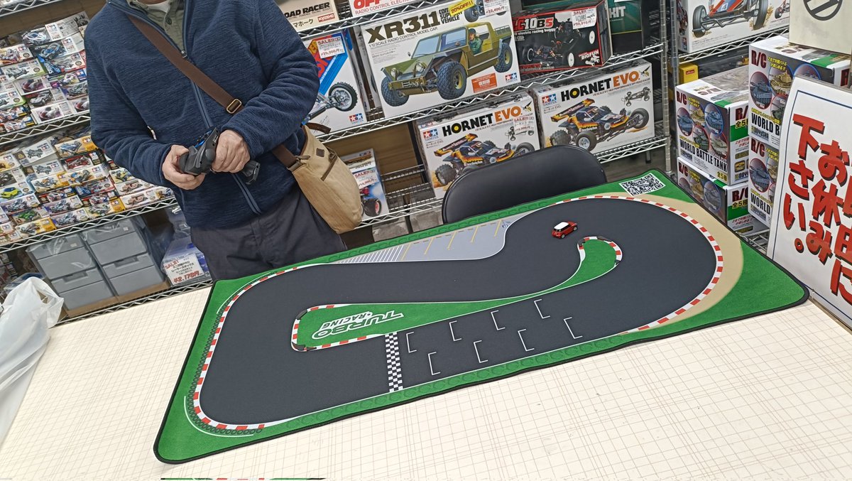 gekiten's tweet image. お陰様で！#ハイテック　さんの　#ターボレーシング　めっちゃ人気です！追加入荷ですー、店頭で試走できますよー、人気出てきたので、大型コース作ってます！よろしくお願いしますー(^^)！
#hitec