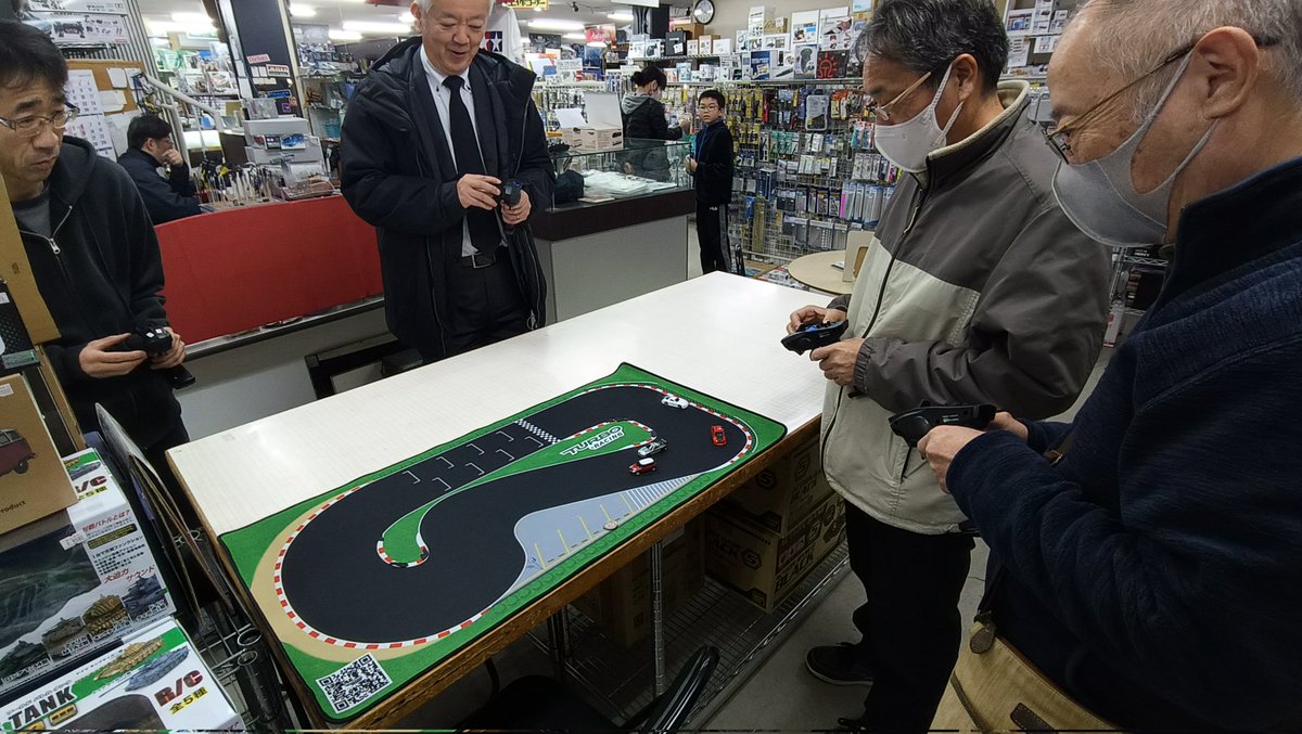 gekiten's tweet image. お陰様で！#ハイテック　さんの　#ターボレーシング　めっちゃ人気です！追加入荷ですー、店頭で試走できますよー、人気出てきたので、大型コース作ってます！よろしくお願いしますー(^^)！
#hitec