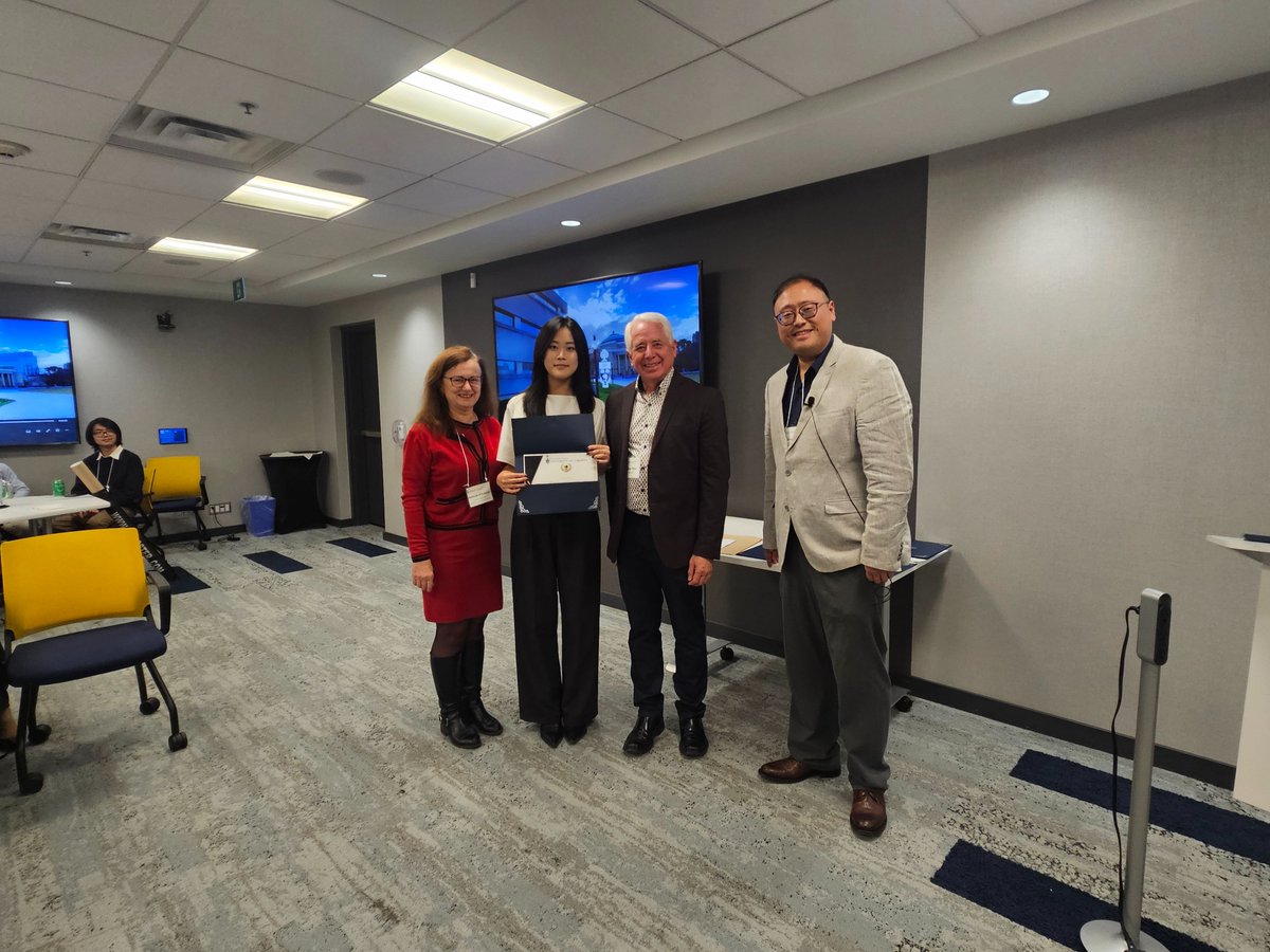 nutrisci_uoft's tweet image. 🔥 Big cheers to the top 3 Laura Pasut Award oral presentation winners! Your science, storytelling, and stage presence were next-level! 🚀🎤
#SciComm #NutritionalScience #LauraPasutAward #DNSResearchDay2025 @DLOConnor0803