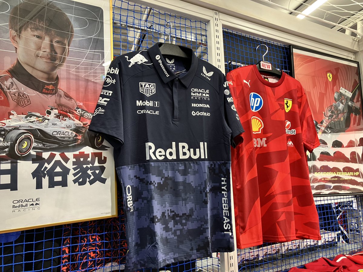 EUROSPORTSTOKYO's tweet image. 🇺🇸✨#ラスベガスGP ✨🇺🇸

ナイトレース用の限定ウェア再入荷🤩
#レッドブル チーム #HYPEBEAST 
Special Edition ポロシャツ
サイズ:S〜XL

🏎️ #フェラーリ ラスベガスGP限定Teeは残り僅かです‼️

@EUROSPORTSTOKYO 
マロニエゲート銀座1
OPEN11時 CLOSE21時

#f1jp #角田裕毅 #LasVegasGP