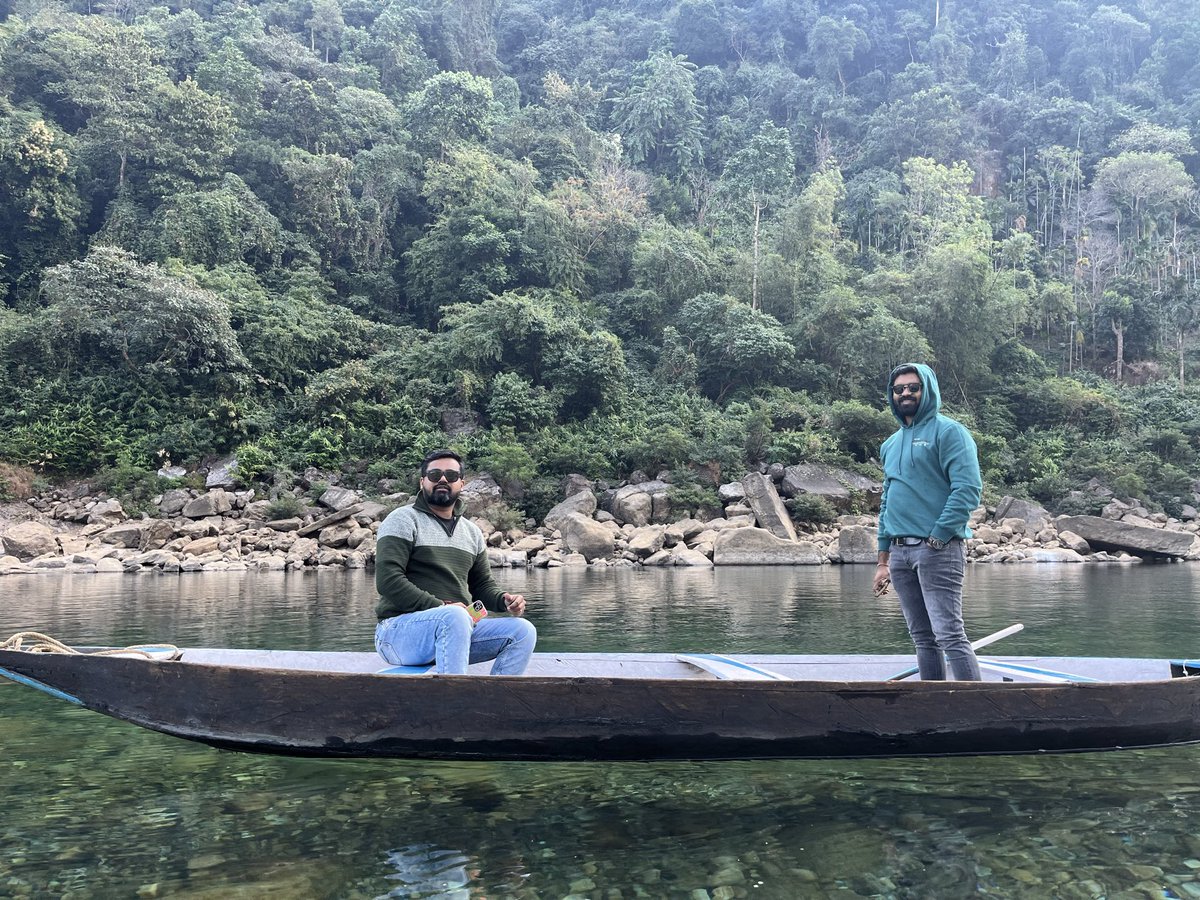 niks1020's tweet image. The video and image is from last year December end(no filter). 
We did hear local people saying that the river becomes muddy during heavy monsoon but that&apos;s natural.