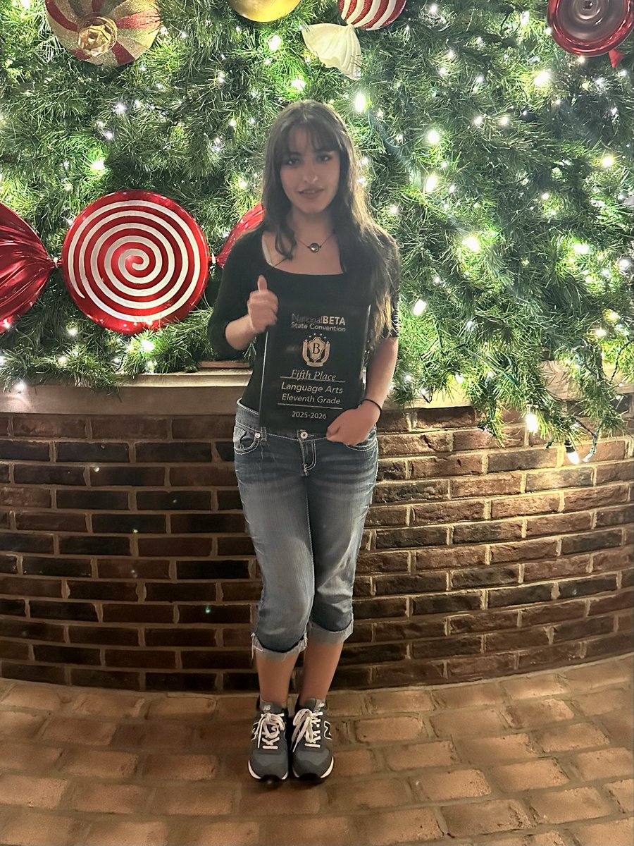 Congratulations to Mariana Delfin for placing 5th in 11th Grade Language Arts at Beta Convention ’25! An incredible accomplishment among more than 6,000 students in attendance! 🌟<a href="/SiegelHighStars/">Siegel High School</a>