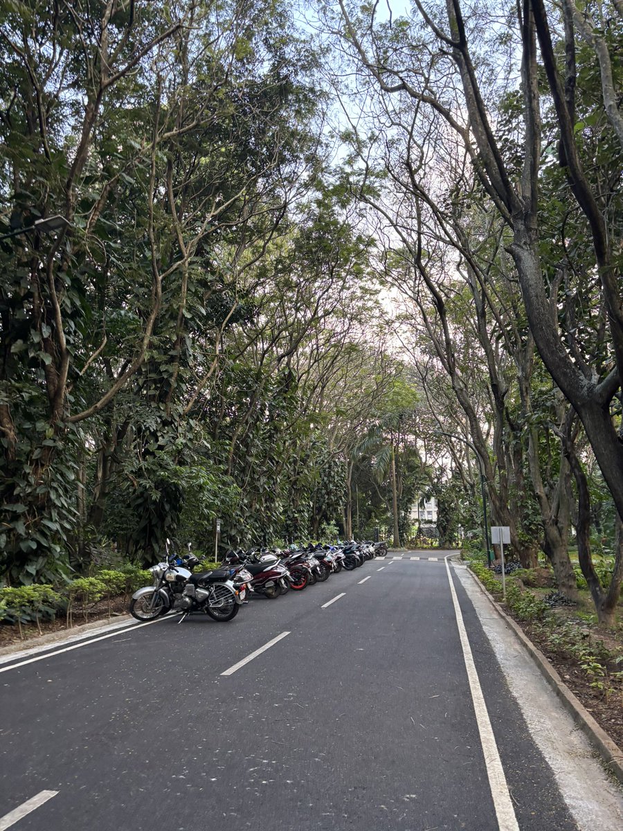 appadappajappa's tweet image. What is this campus?!?! ❤️

IIM Bangalore, you’re beautiful.