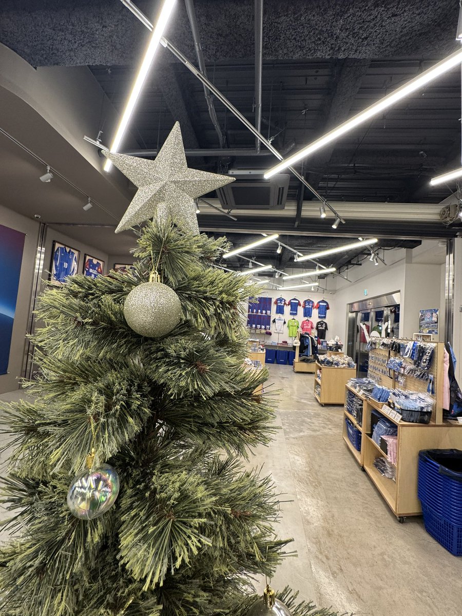 vfk_goods's tweet image. 本日withKOFU『VentSTORE』『VentCAFE』オープンしました✨

開店から多くの皆さまにご来店いただき感謝申し上げます。

夕方には河田晃兵選手、鳥海芳樹選手もイベント参加予定🙌🏽💨💨

#vfk #ヴァンフォーレグッズ