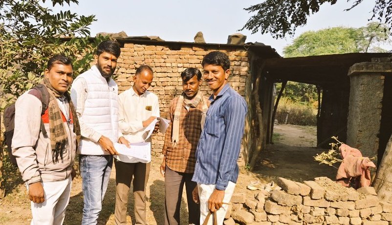 #BLO सर #BLO #Supervisor #SureshChandra जी 
के साथ 
#SIR 
( विशेष गहन पुनरिक्षण ) 
 सर्वे मे सर के साथ मतदाताओ क़ो जागरूक करते हुवे 
<a href="/hritikvyas8/">ऋतिक व्यास बनी</a>
 <a href="/maansinghbarath/">Maan Singh Barath</a>