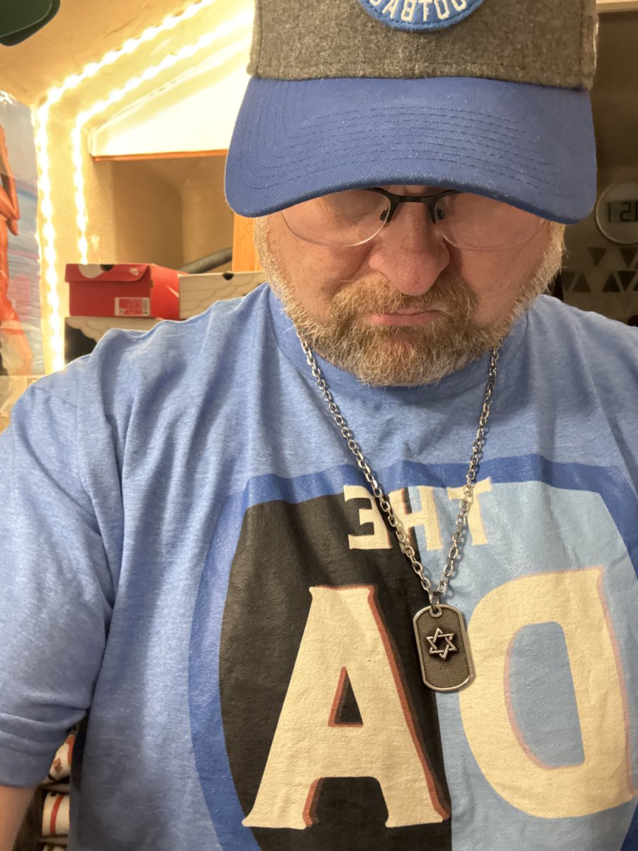 felonattorney's tweet image. @derekbwriting gangsta. Time for some Churches Chicken