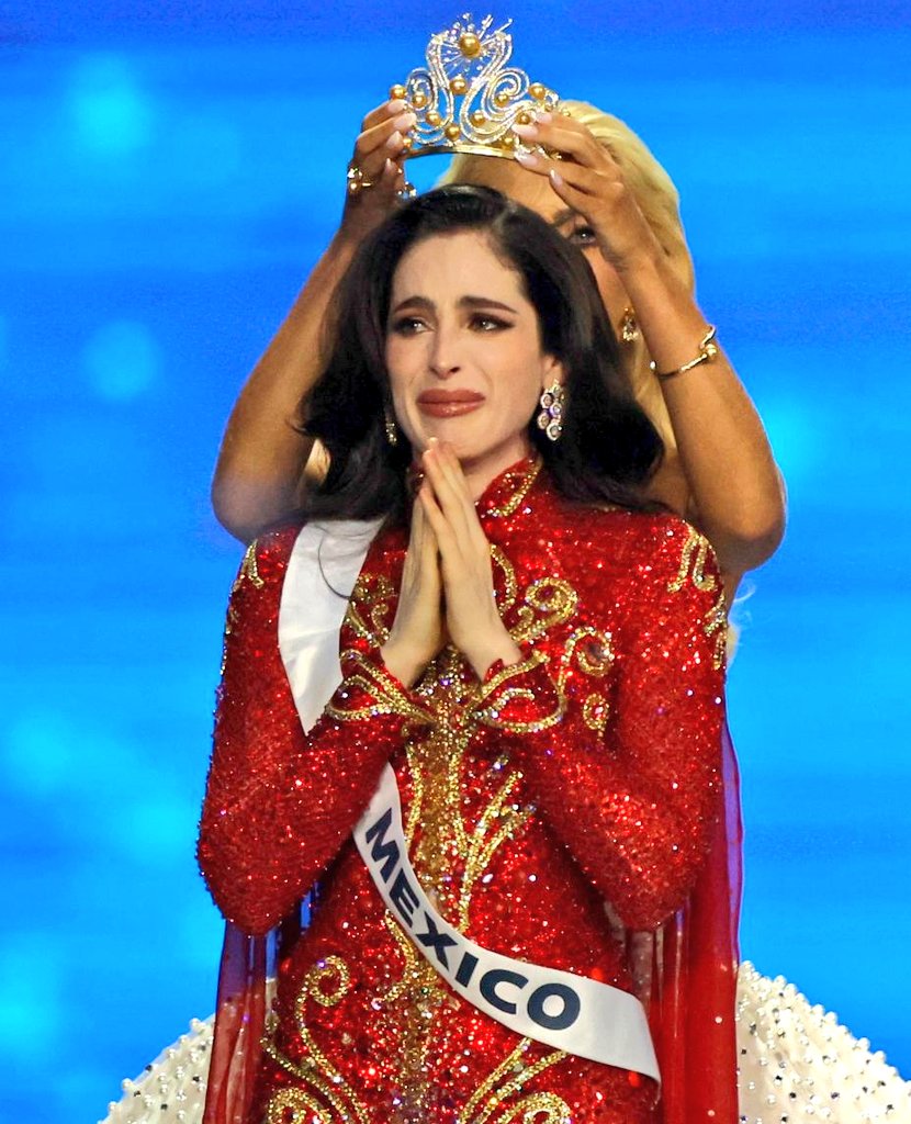 Fátima Bosch se corona como la nueva #MissUniverse 2025. Originaria de #Tabasco, México, se convierte en la cuarta mexicana en ganar este certamen, detrás de Lupita Jones, Ximena Navarrete y Andrea Meza.